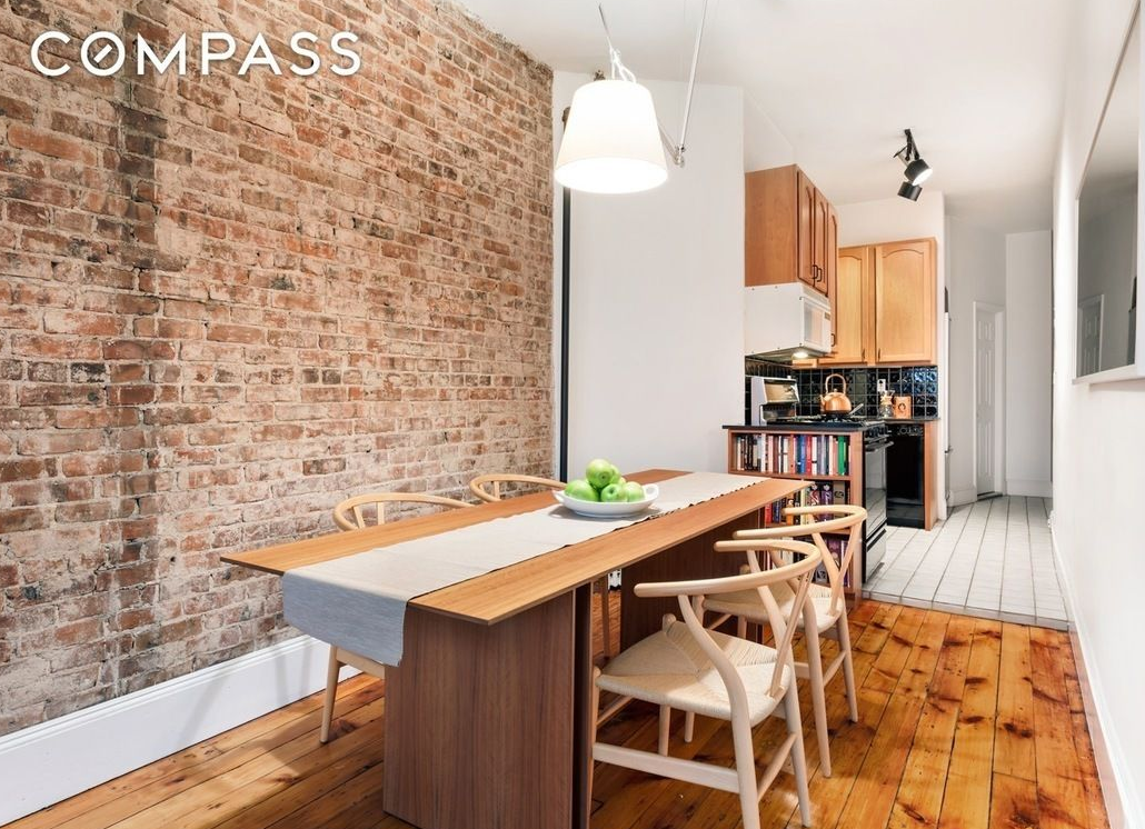 A Carroll Gardens co-op that's both cozy and chic