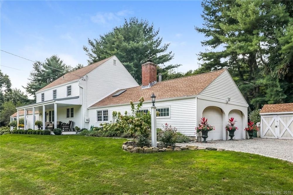 A colonial in Old Lyme, Connecticut, for coastal New England living