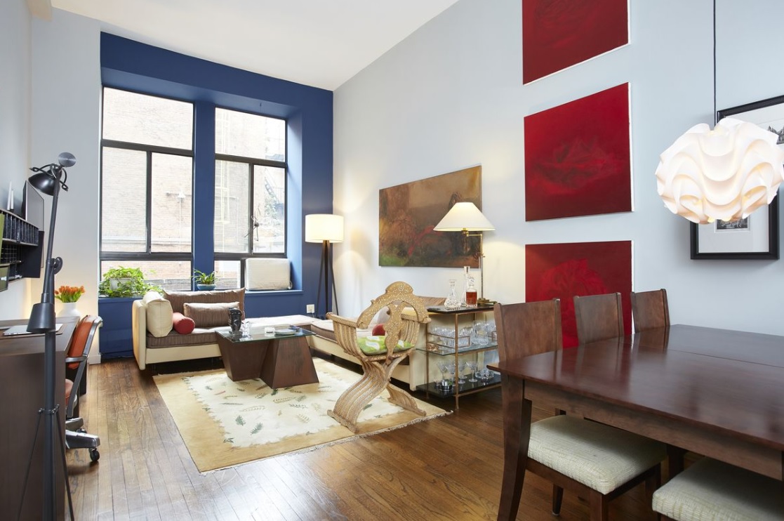 This Chelsea studio has soaring ceilings, and a lofty price tag