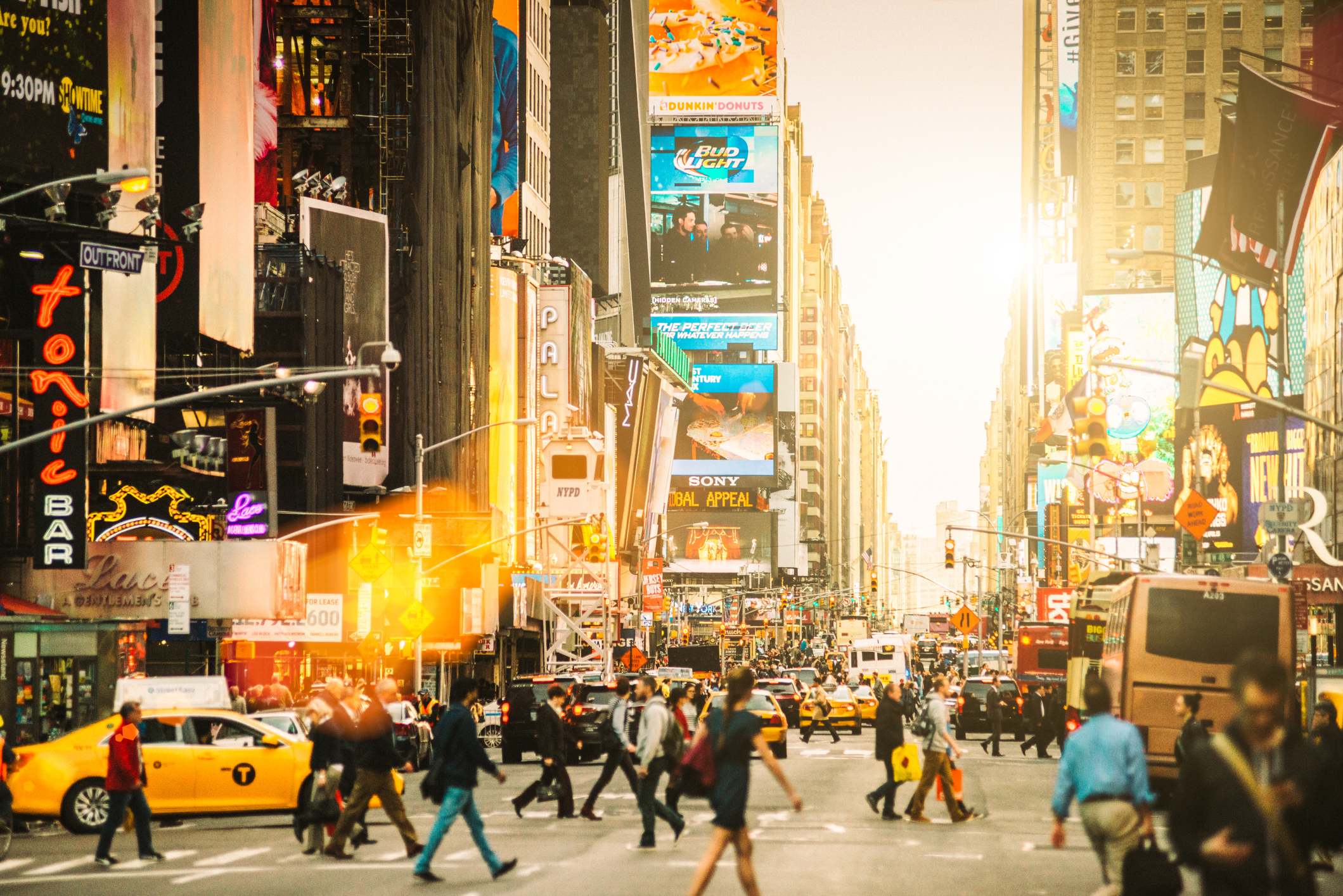 Time in new york. Нью-Йорк Таймс сквер. Нью-Йорк Таймс сквер картина. Нью-Йорк Сити Вайб. Нью-Йорк Сити Square photo.