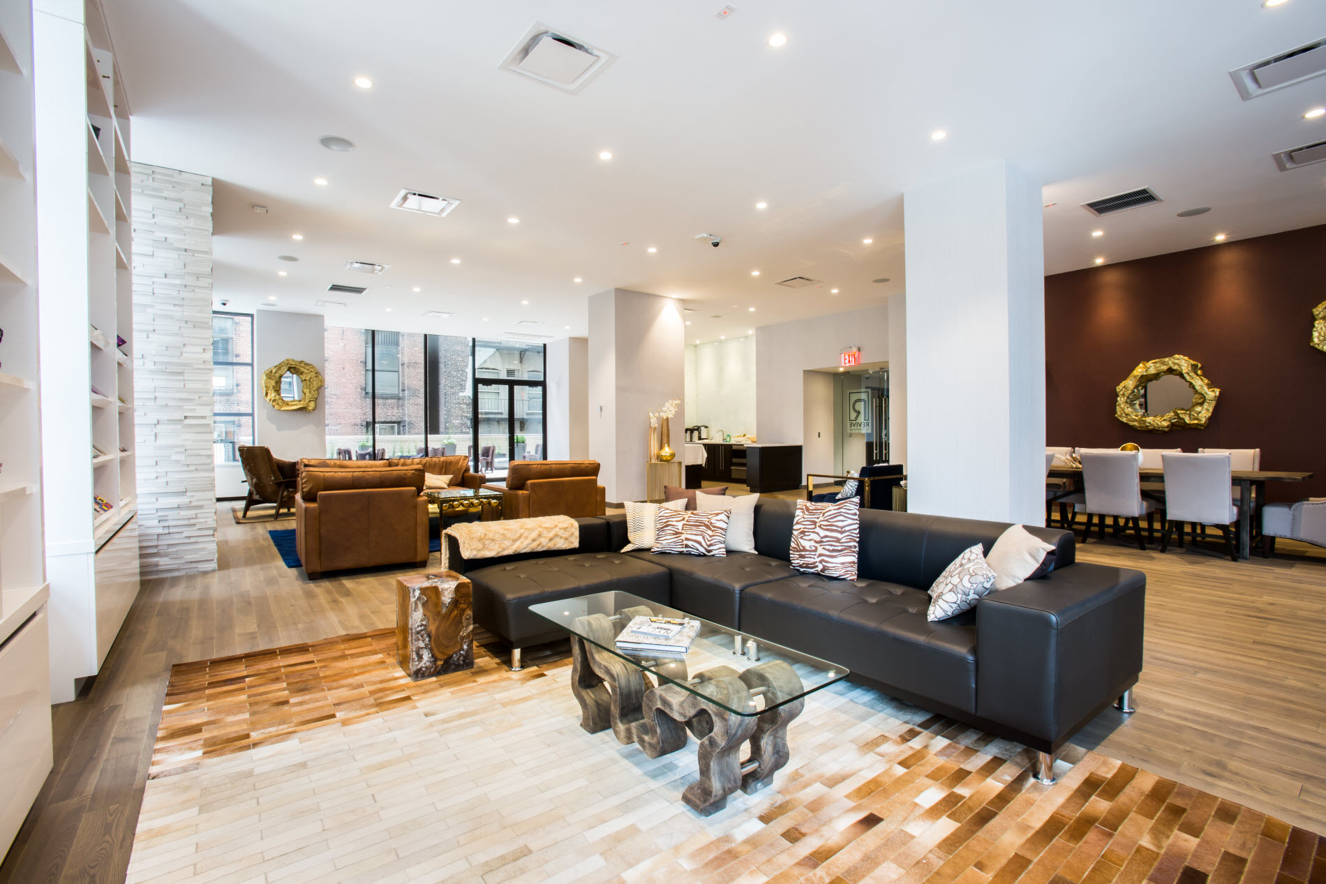 The Ritz Plaza: No-Fee Luxury Apartments in One of the City’s Most ...