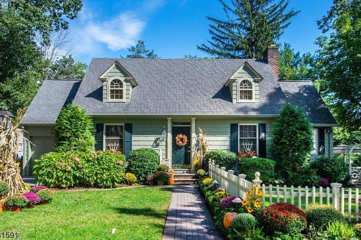 5 houses for sale in Short Hills, NJ, for a quick commute to the city