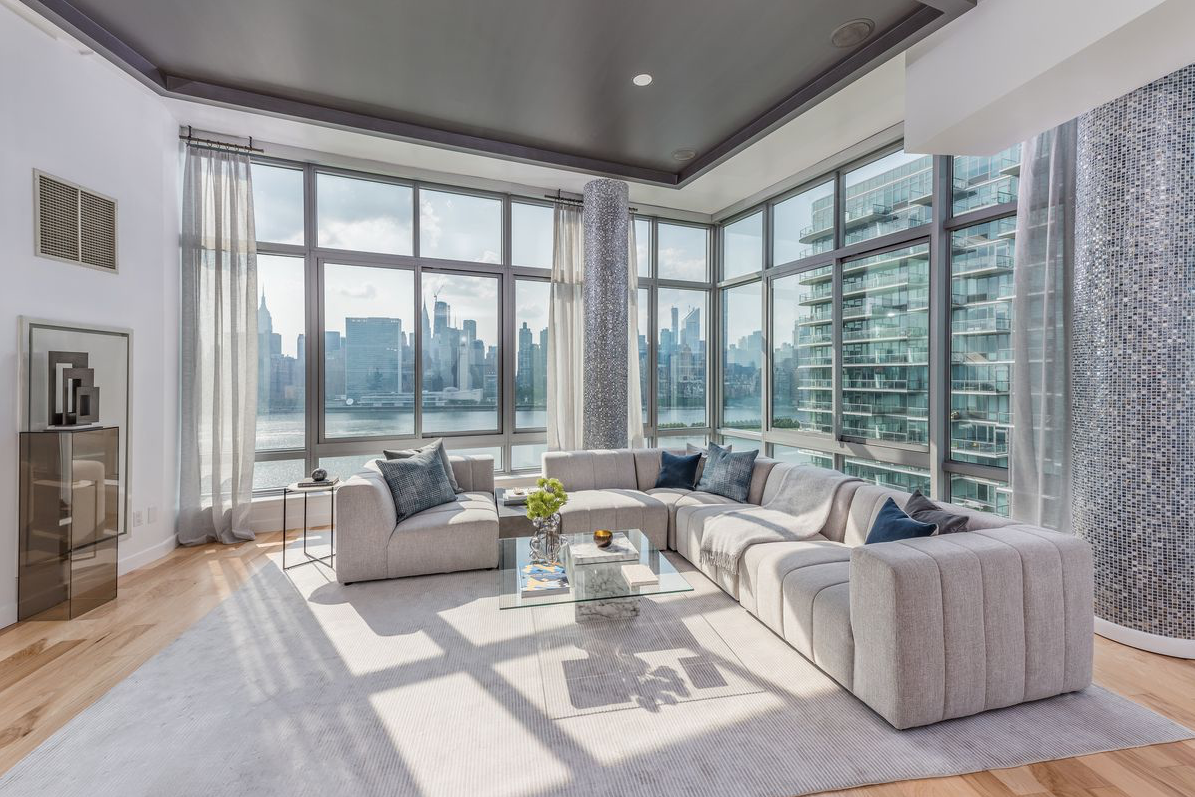 A Long Island City penthouse on the waterfront, for $3,250,000